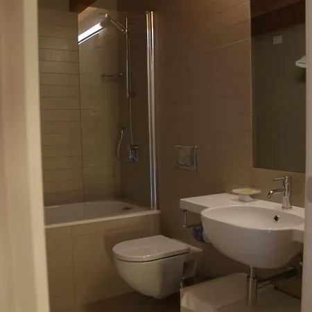 Avellino Historic 3*