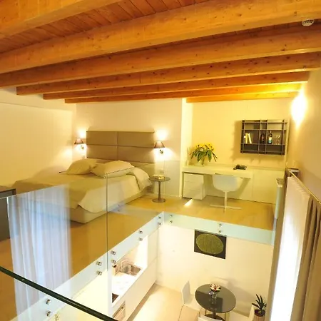Avellino Historic מלון דירות 3*