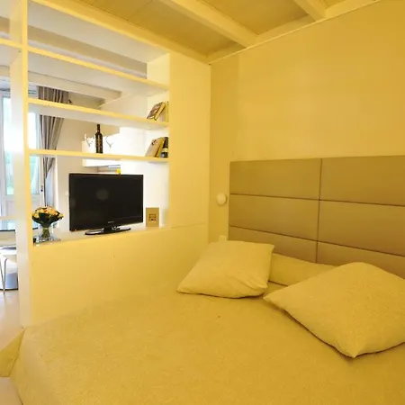 Avellino Historic 3*