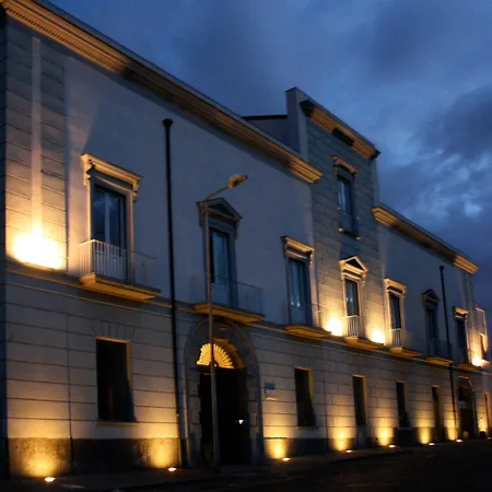 Avellino Historic מלון דירות פוזולי