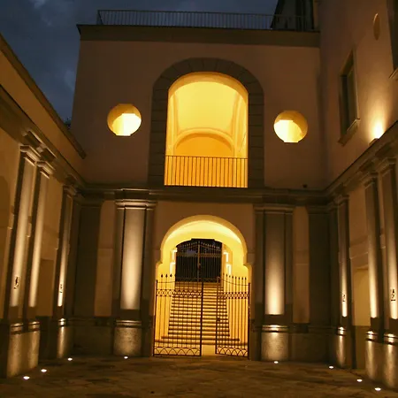 Avellino Historic מלון דירות פוזולי